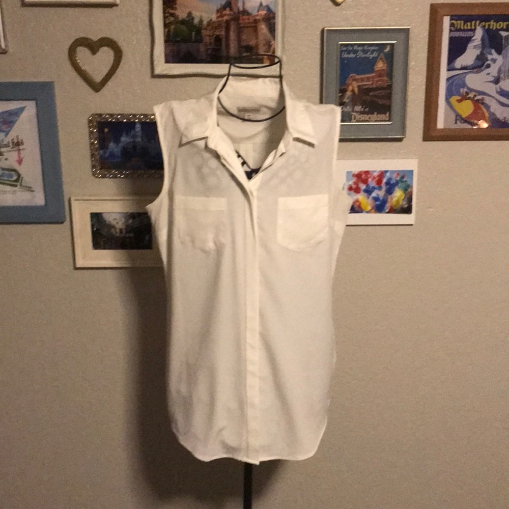 Cream Collared Button-Up Sleeveless Blouse